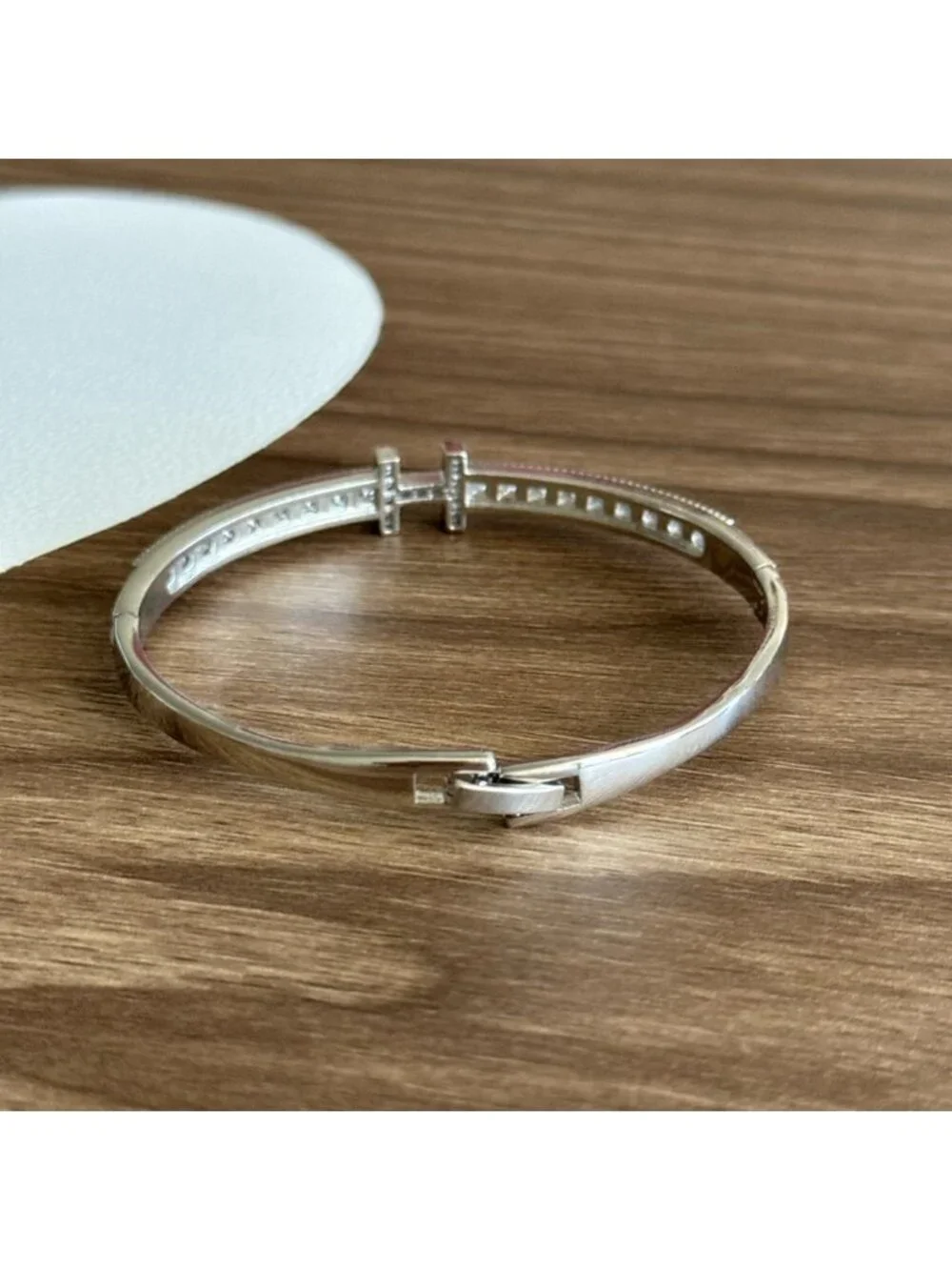 Elegant Silver Bracelet Q257